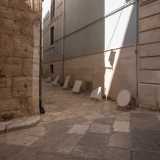 La bottega di Minuccio si trova in vico Cattedrale...
